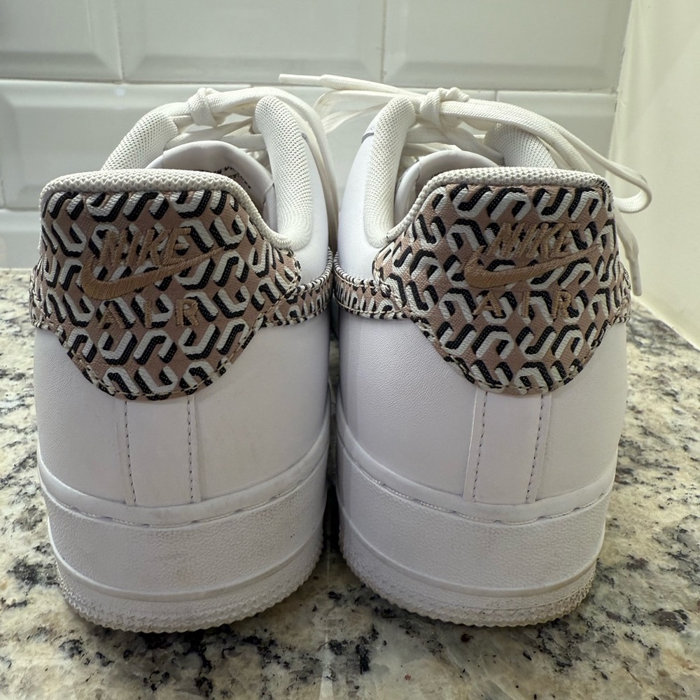 Nike Air Force 1 low LX united in victory size 10.5 - Picture 3 of 8